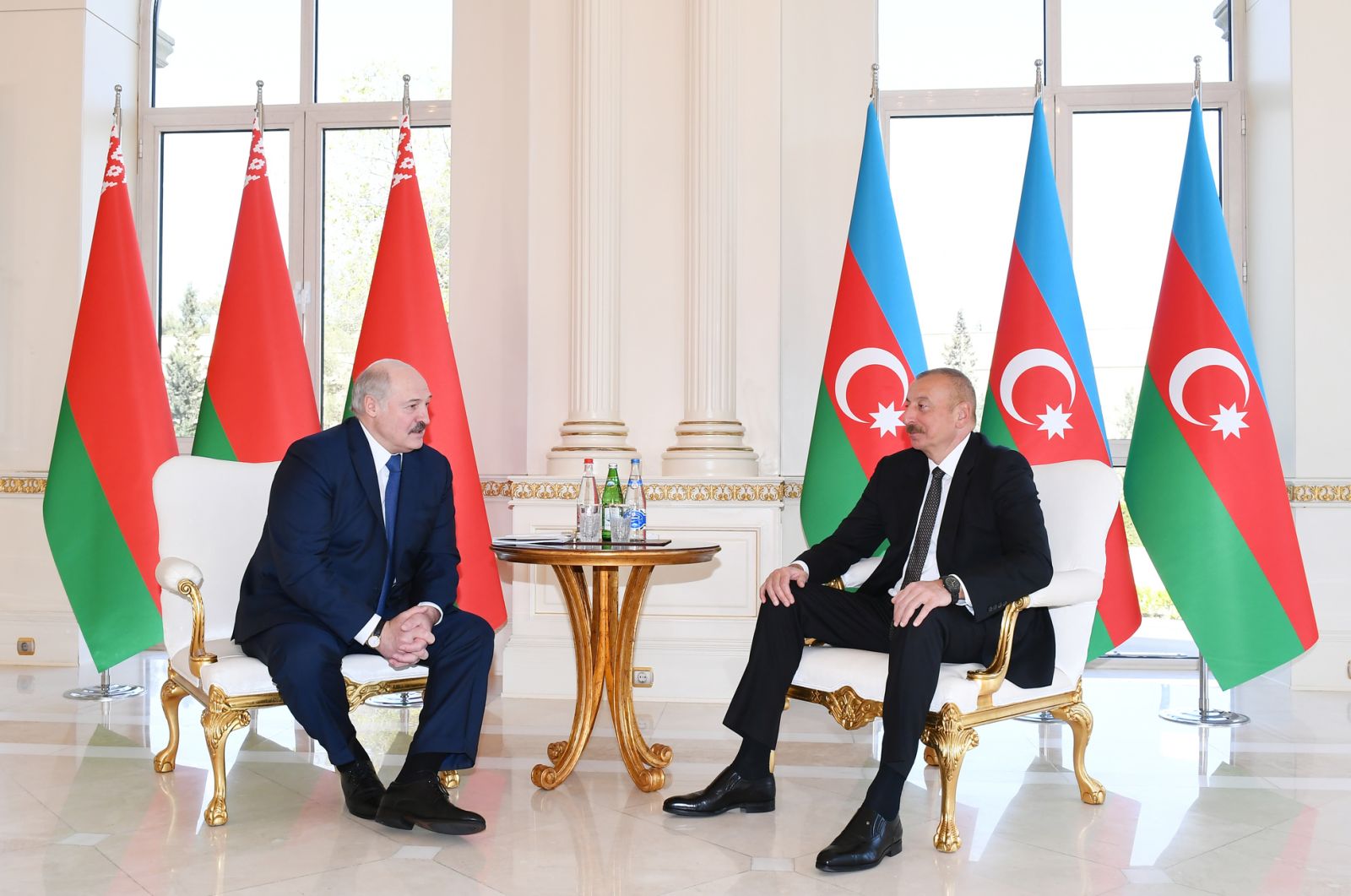 Azərbaycan və Belarus prezidentləri mətbuata bəyanatlarla çıxış edirlər
