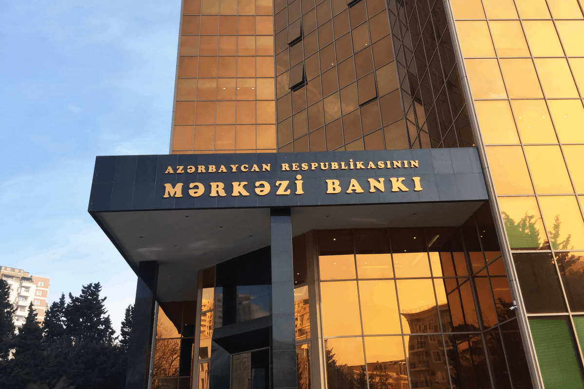 Mərkəzi Bank yenilənmiş 1 qəpiklik metal pul nişanlarını tədavülə buraxıb